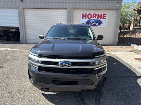 Used 2022 Ford Expedition XLT AWD/4WD image 2