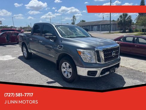 Used 2017 Nissan Titan SV image 1