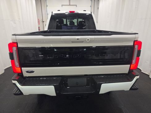 Used 2025 Ford F250 Platinum image 5