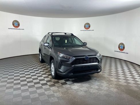 Used 2019 Toyota RAV4 LE w/ Carpet Mat Package AWD/4WD image 19