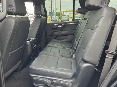Used 2025 Chevrolet Tahoe LT AWD/4WD image 6