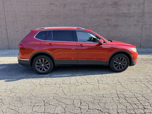 Used 2023 Volkswagen Tiguan SE FWD image 6