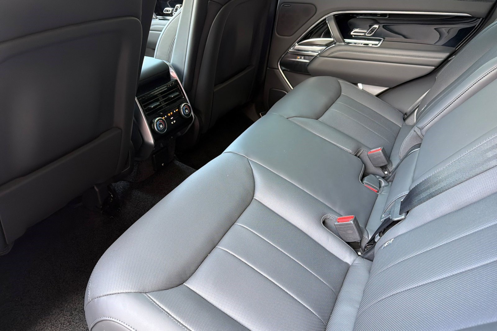 New 2026 Land Rover Range Rover SE AWD/4WD image 23