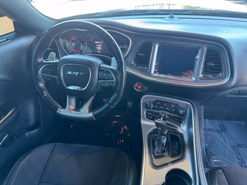 Used 2018 Dodge Challenger SRT Hellcat RWD image 15