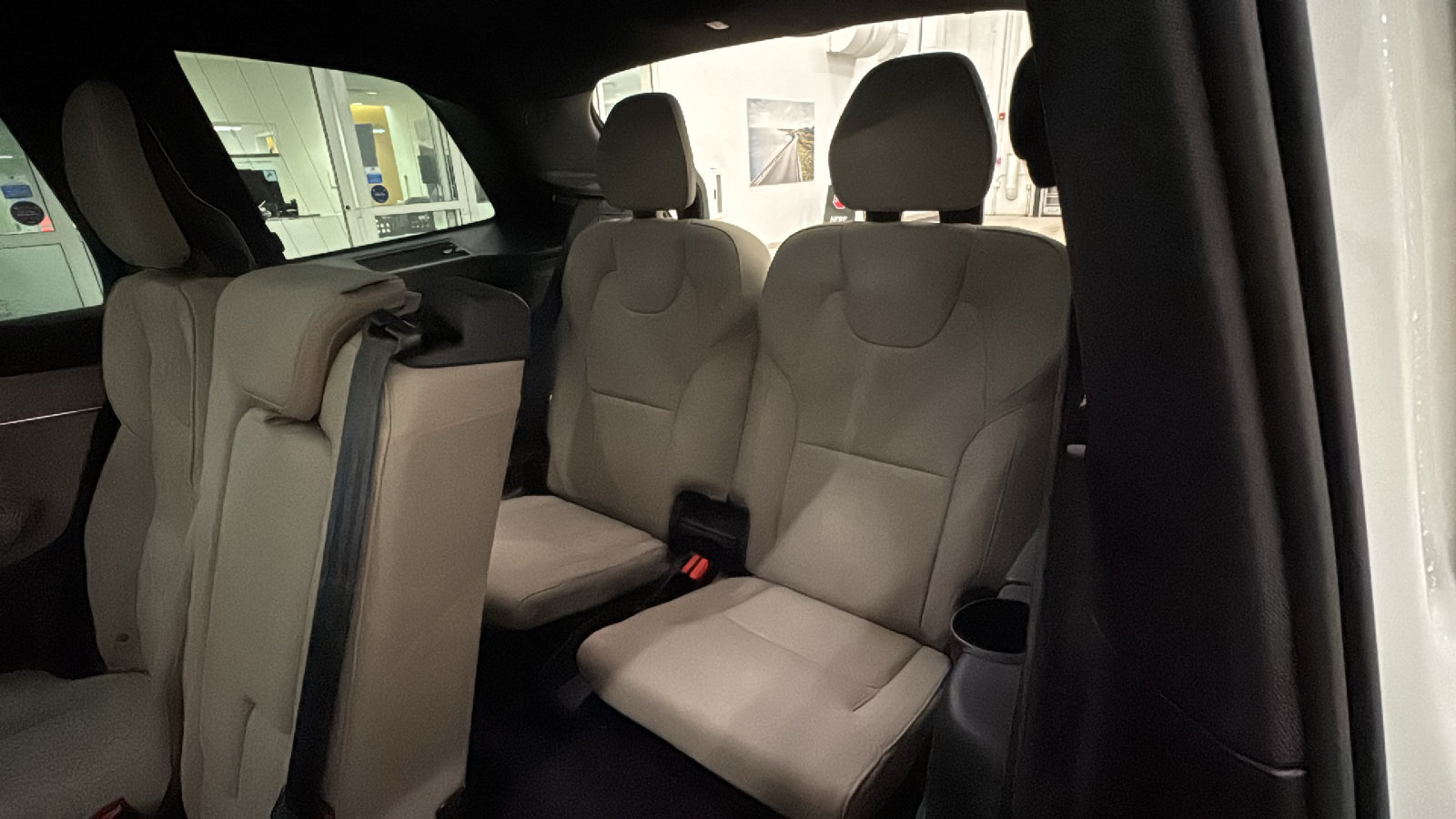 New 2026 Volvo XC90 T8 Plus w/ Protection Package Premier AWD/4WD image 29
