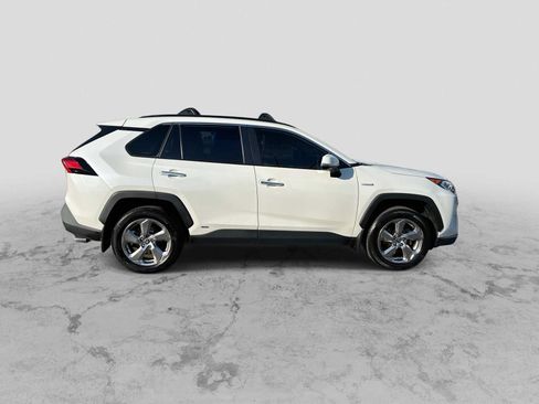 Used 2020 Toyota RAV4 Limited AWD/4WD image 9