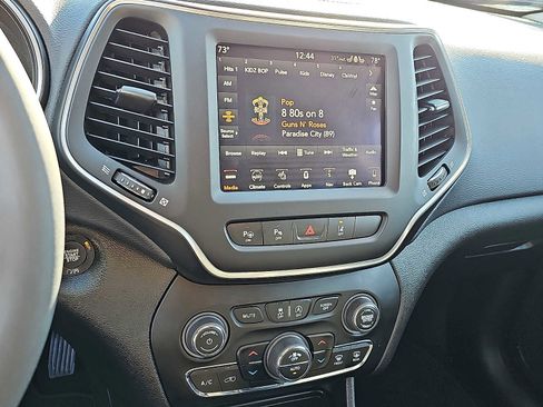 Used 2023 Jeep Cherokee Altitude Lux image 18