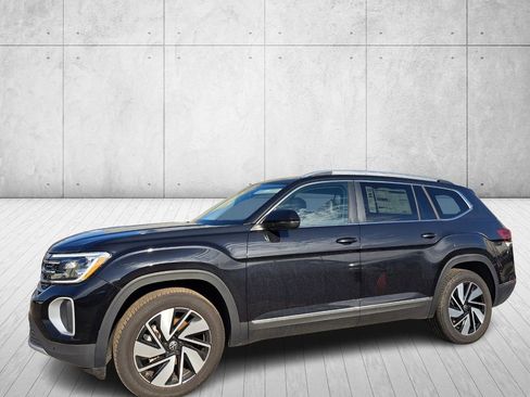 Used 2025 Volkswagen Atlas SEL image 8