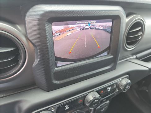 Used 2021 Jeep Wrangler Unlimited Sport image 27