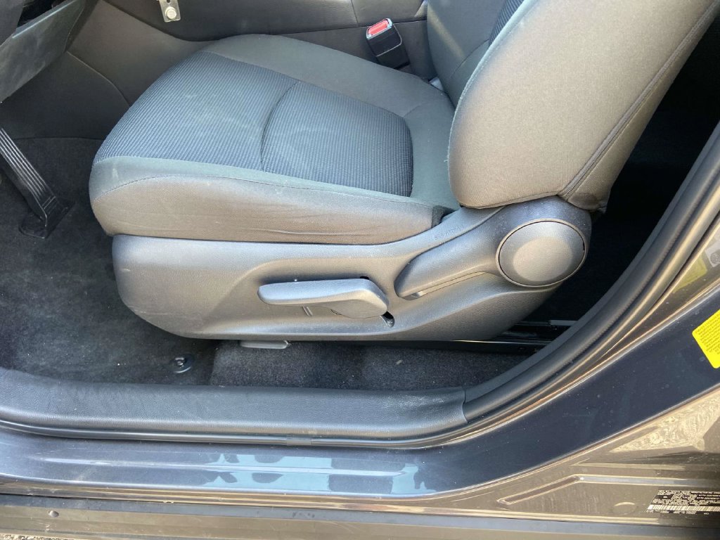 Used 2025 Toyota RAV4 LE AWD/4WD image 13