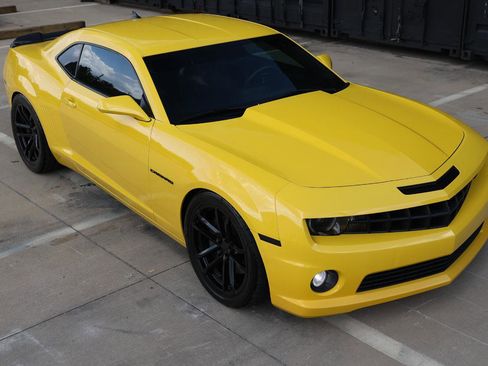Used 2010 Chevrolet Camaro SS w/ RS Package RWD image 17