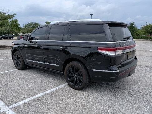 Used 2024 Lincoln Navigator Reserve AWD/4WD image 4