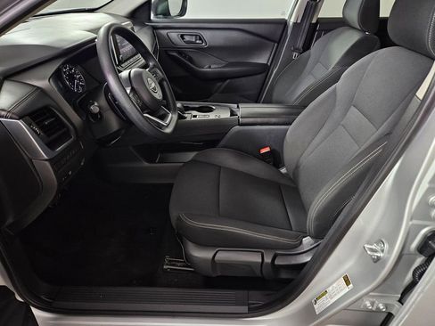 Used 2024 Nissan Rogue S FWD image 19