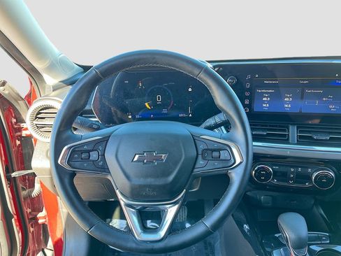 Used 2024 Chevrolet Trax ACTIV w/ Driver Confidence Package FWD image 11
