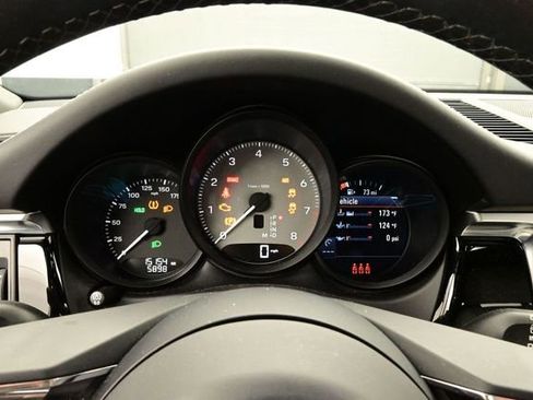 Certified 2023 Porsche Macan S AWD/4WD image 9