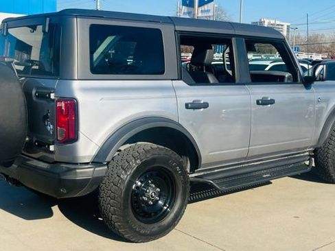 Used 2022 Ford Bronco Black Diamond image 3