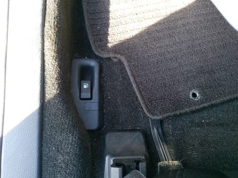 Used 2013 Subaru Legacy 2.5i Premium image 32