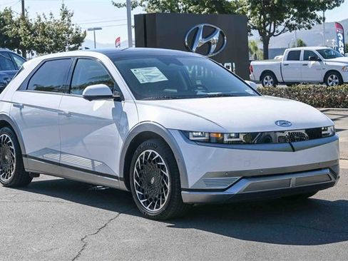 Used 2024 Hyundai Ioniq 5 Limited image 3