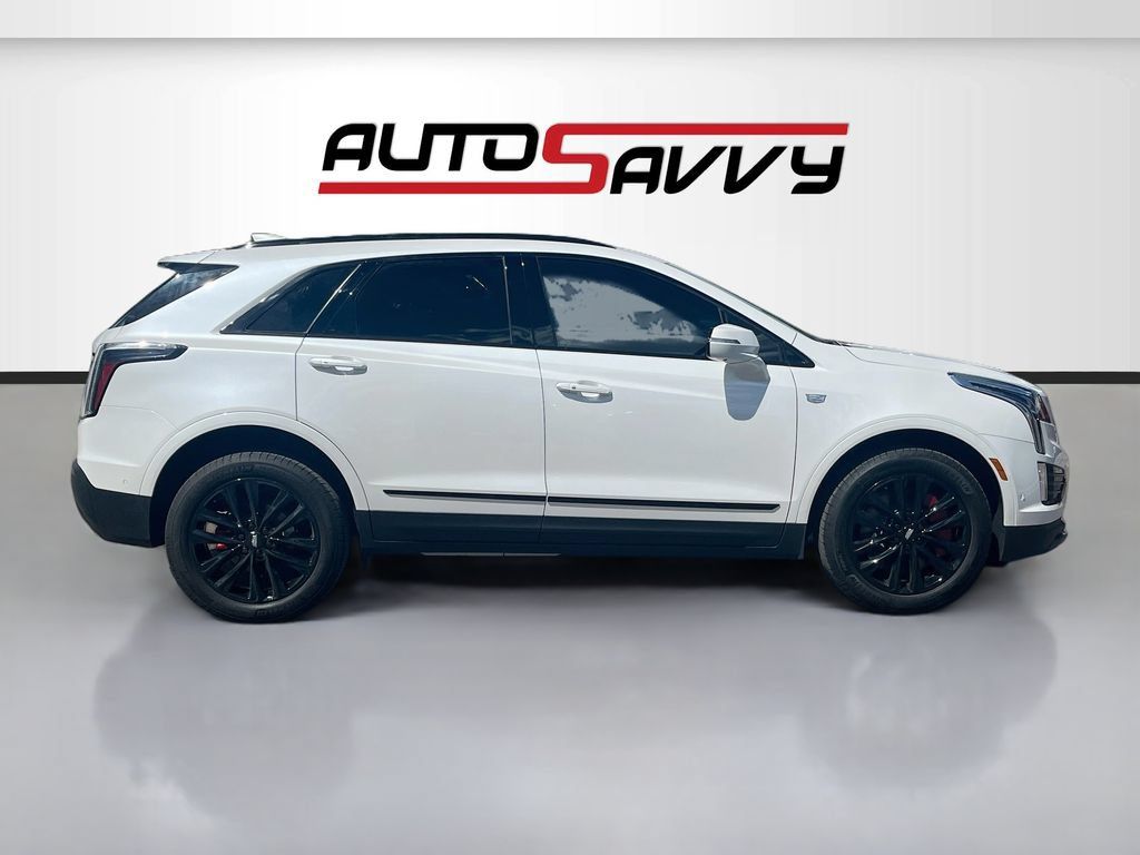 Used 2026 Cadillac XT5 Sportv w/ LPO, Onyx Lite Package AWD/4WD image 8