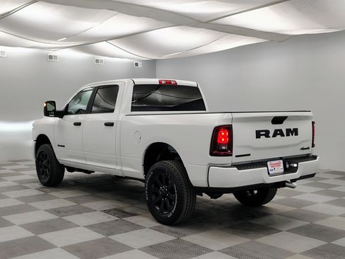 New 2026 RAM 2500 Big Horn AWD/4WD image 9