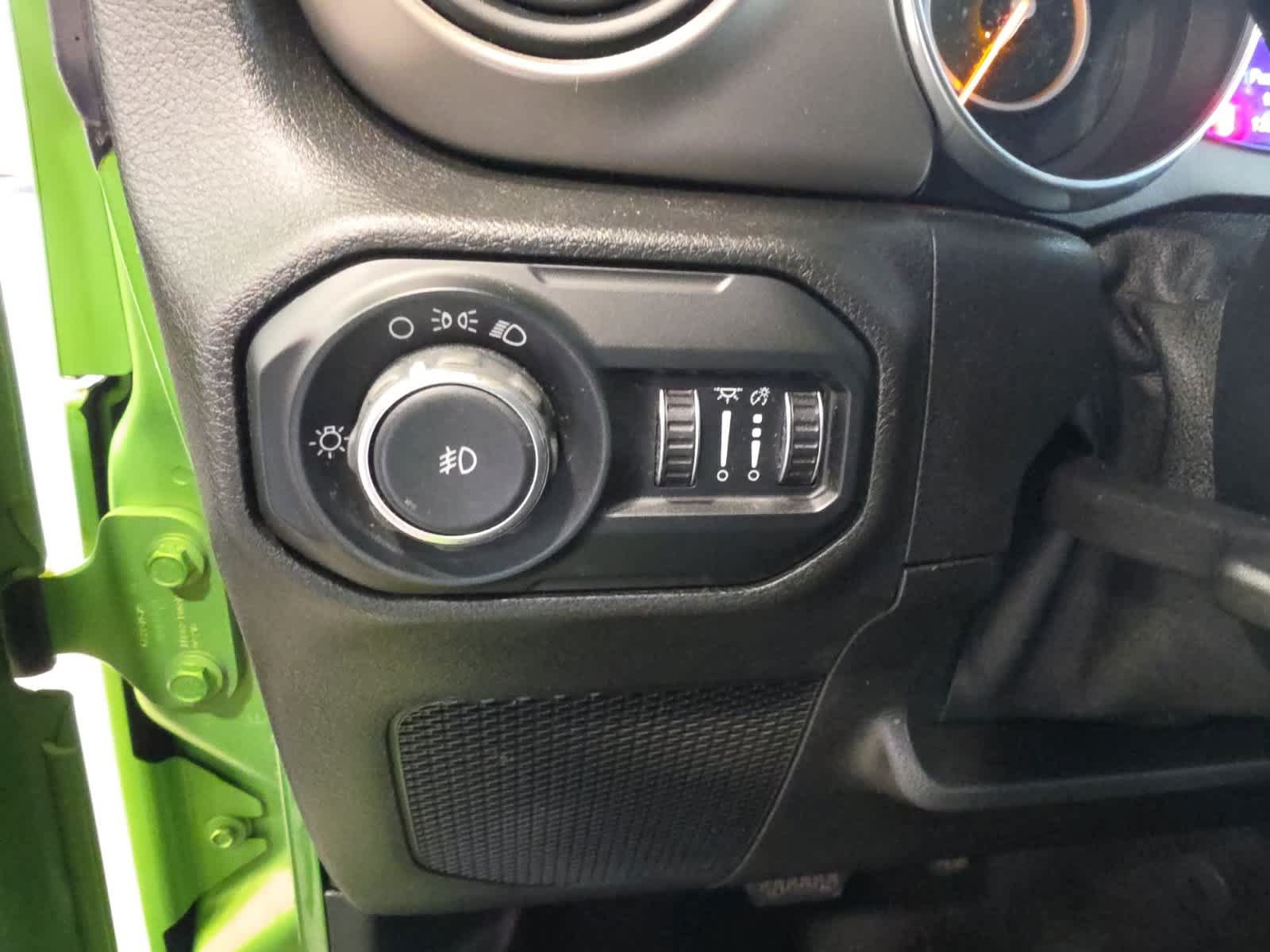 Used 2018 Jeep Wrangler Unlimited Sport AWD/4WD image 21