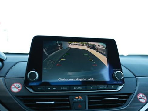 Used 2024 Nissan Altima 2.5 SV image 17