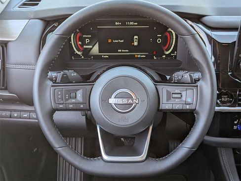 New 2025 Nissan Pathfinder Platinum w/ Black Appearance Package image 10