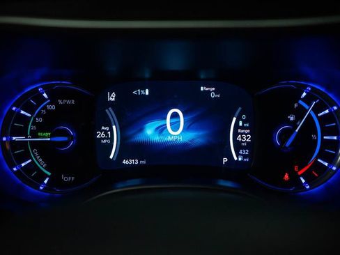 Used 2024 Chrysler Pacifica Limited FWD image 17