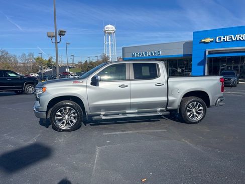 Used 2025 Chevrolet Silverado 1500 LT image 2