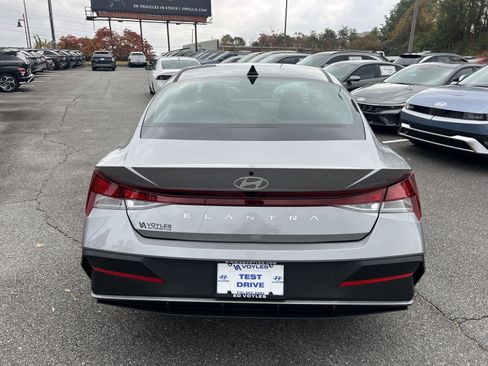 New 2026 Hyundai Elantra SE w/ Cargo Package image 6