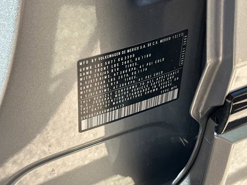 Certified 2024 Volkswagen Tiguan SE R-Line image 29