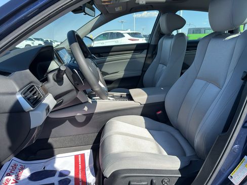 Used 2018 Honda Accord EX image 9