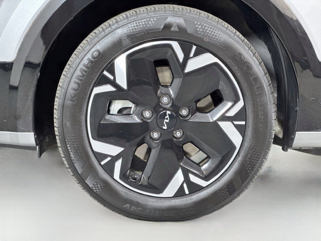 Used 2024 Kia Niro Wind w/ Wind Preserve Package FWD image 12