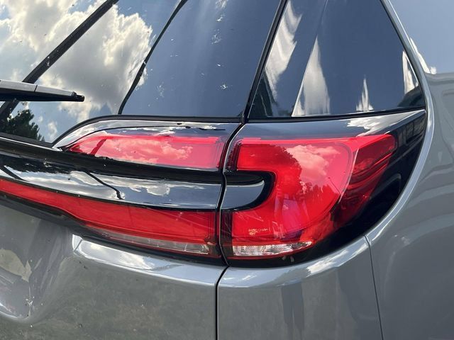 Certified 2025 Chrysler Pacifica Limited FWD image 9