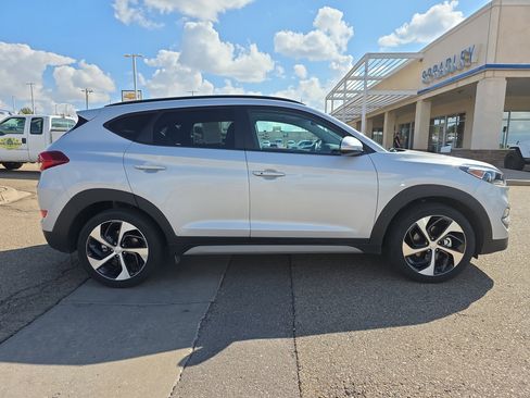 Used 2018 Hyundai Tucson Value w/ Cargo Package image 3