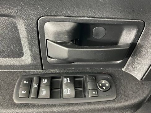 Used 2017 RAM 1500 Express AWD/4WD image 19