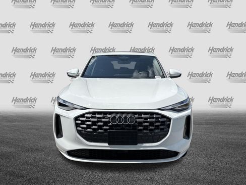 Certified 2025 Audi Q5 Premium AWD/4WD image 3