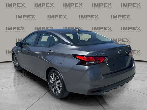 Used 2025 Nissan Versa SV image 3