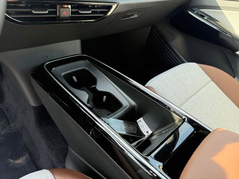 New 2026 Volkswagen ID.4 Pro image 13