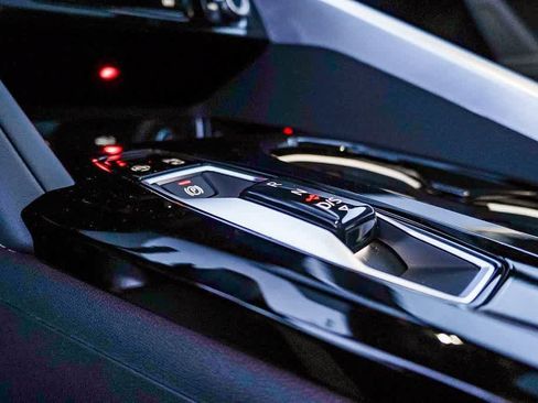 New 2025 Audi Q5 Premium Plus image 25