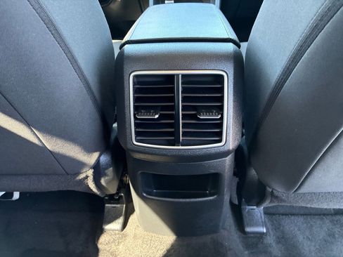Used 2025 Kia Sportage LX FWD image 22