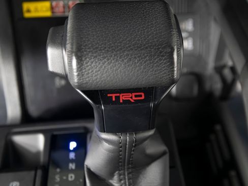 Used 2024 Toyota Tacoma TRD Off-Road w/ TRD Off Road Upgrade Package AWD/4WD image 25