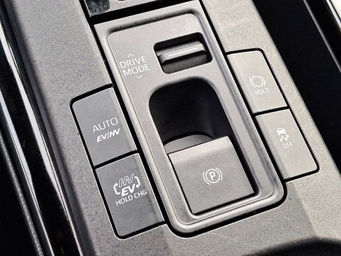 Used 2024 Toyota Prius Prime SE image 24