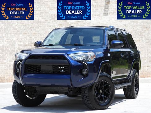 Used 2020 Toyota 4Runner SR5 AWD/4WD image 2