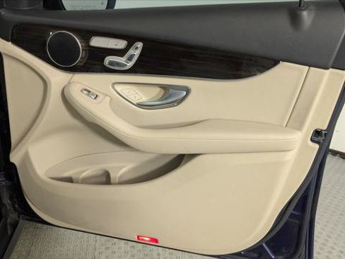 Used 2017 Mercedes-Benz GLC 300 4MATIC image 22