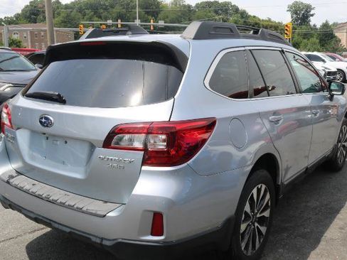 Used 2017 Subaru Outback 3.6R Limited AWD/4WD image 6