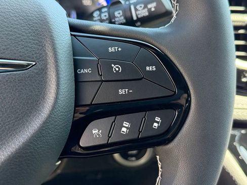 New 2026 Chrysler Pacifica Select image 17