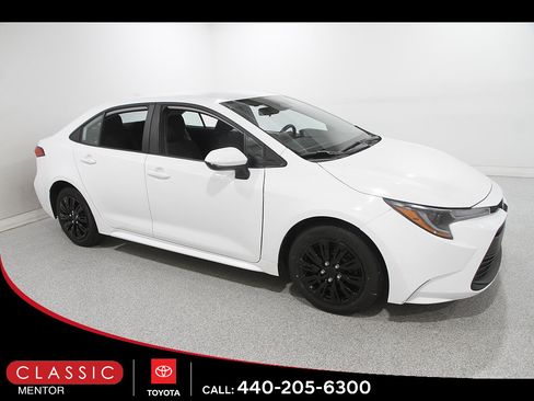 Certified 2025 Toyota Corolla LE FWD image 1