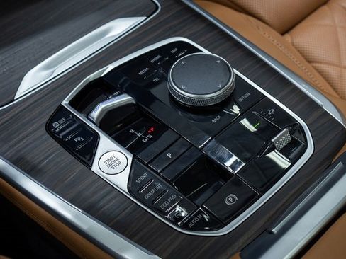 Certified 2023 BMW X7 xDrive40i w/ Premium Package image 17