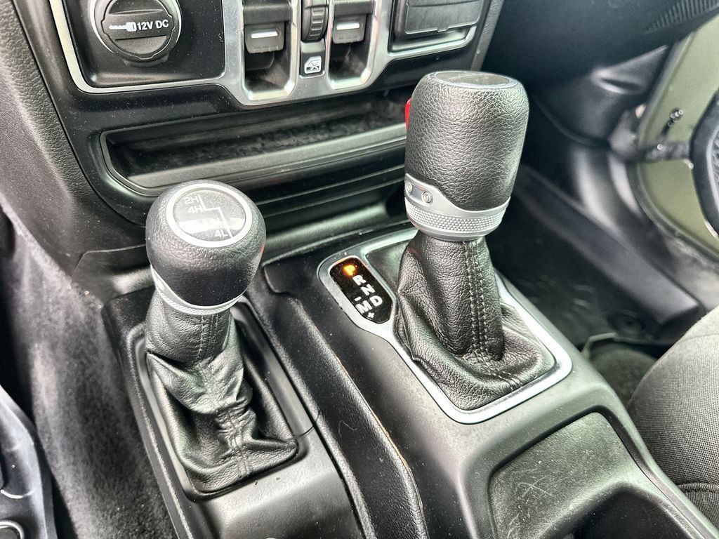 Used 2021 Jeep Gladiator Sport AWD/4WD image 26